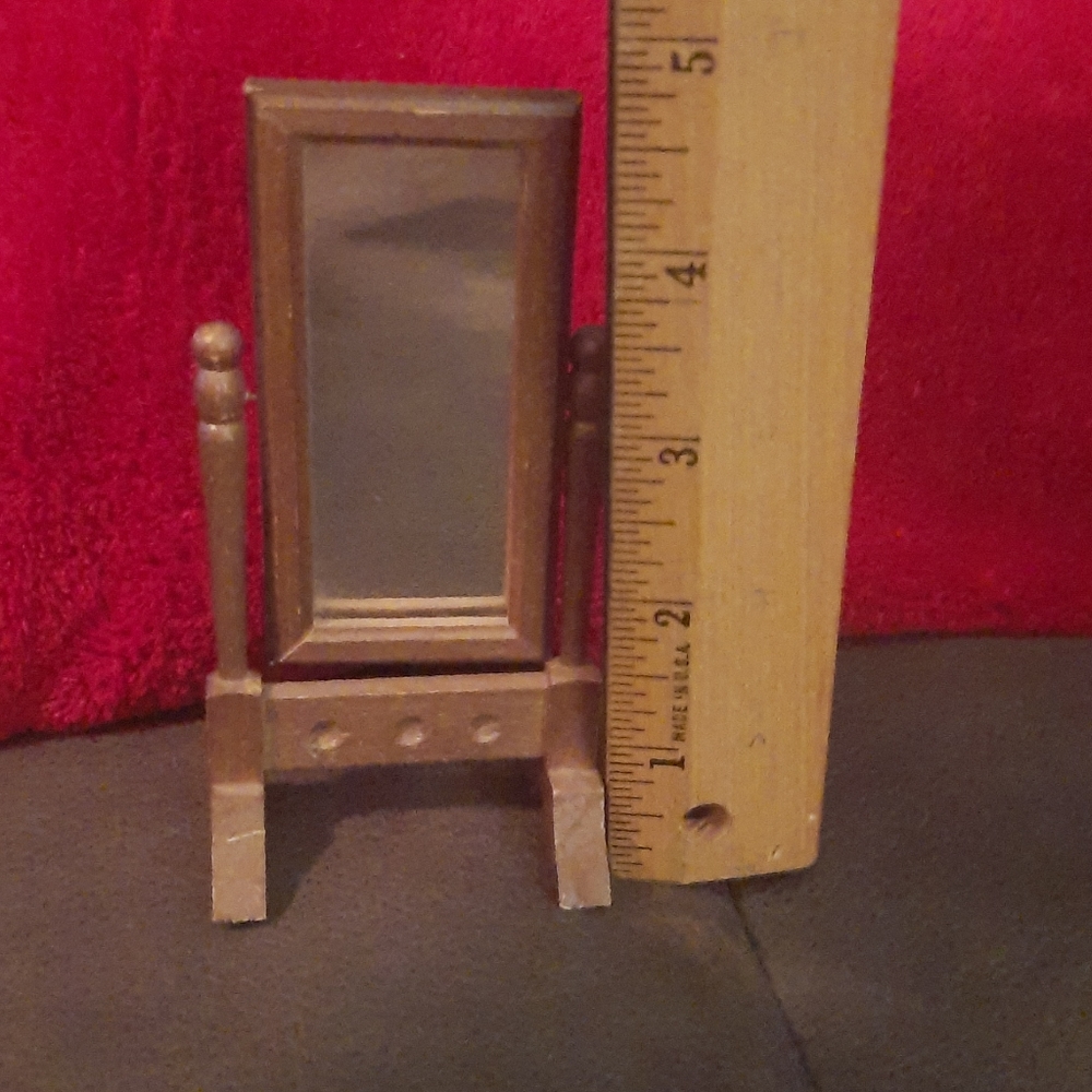 Dollhouse mirror